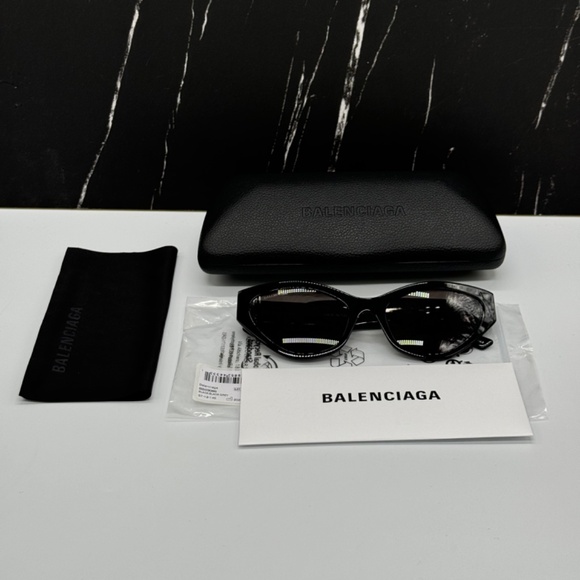 NEW BB0306S 001 BALENCIAGA BLACK CAT EYE WOMEN BALENCIAGA SUNGLASSES - Picture 12 of 12